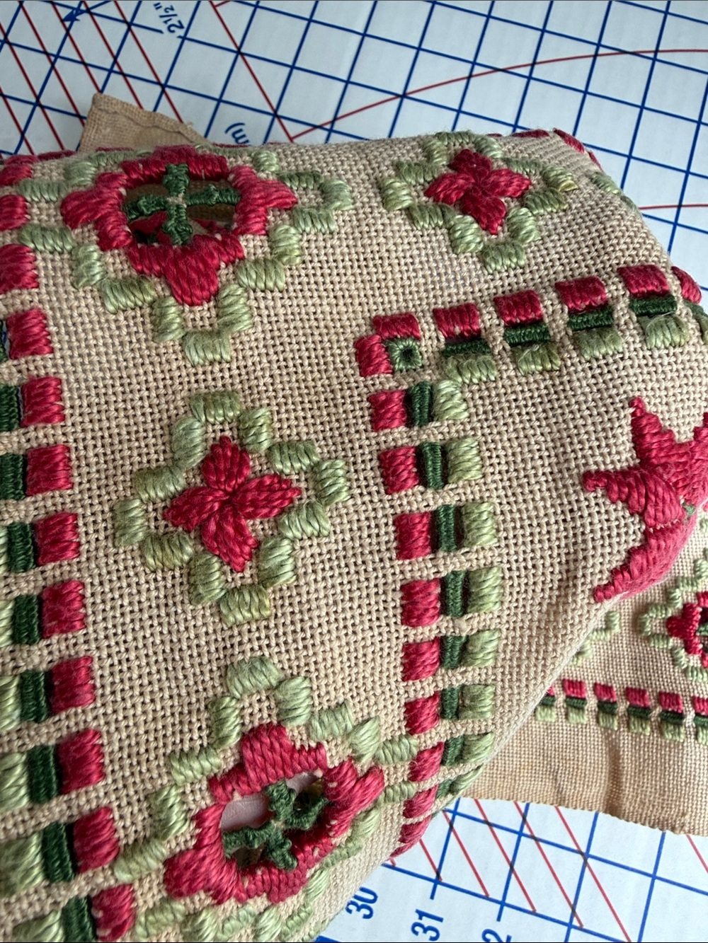 Vintage Hand Embroidered Drawn Thread Hardanger Style Table Topper 18” Square - Picture 14 of 15